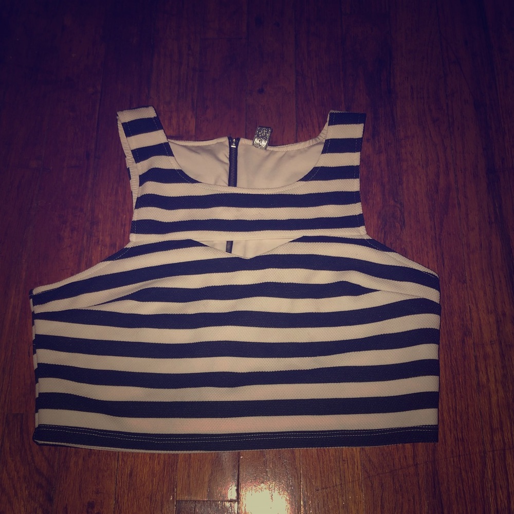 Black and white crop top